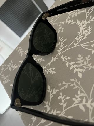 Gafas de sol Ray-Ban Wayfarer Negras
talla 50 