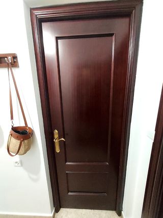 Puertas de interior madera maciza color nogal