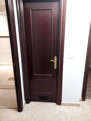 Puertas de interior madera maciza color nogal
