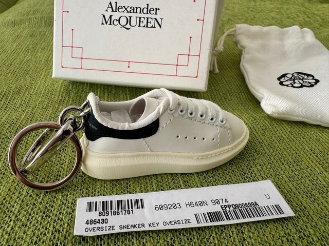 Llavero Oversized Sneaker Key Alexander McQueen