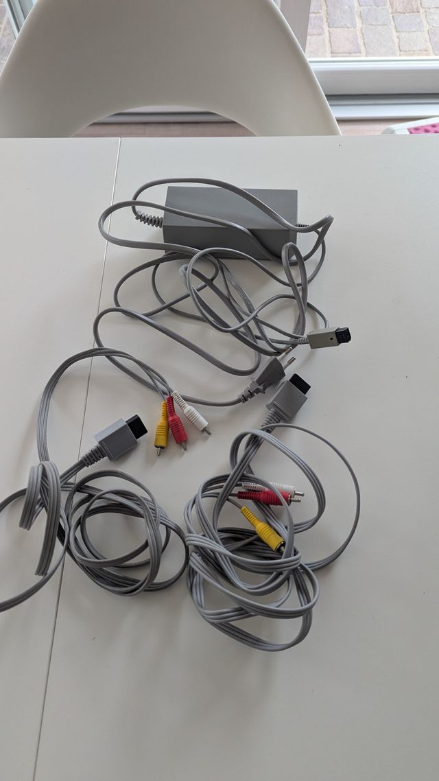 Alimentatore e cavi video Nintendo Wii