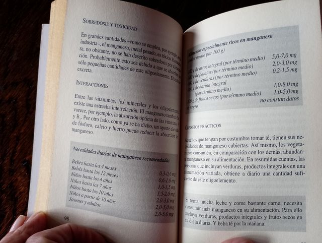 2 libros El poder curativo del agua caliente y Min