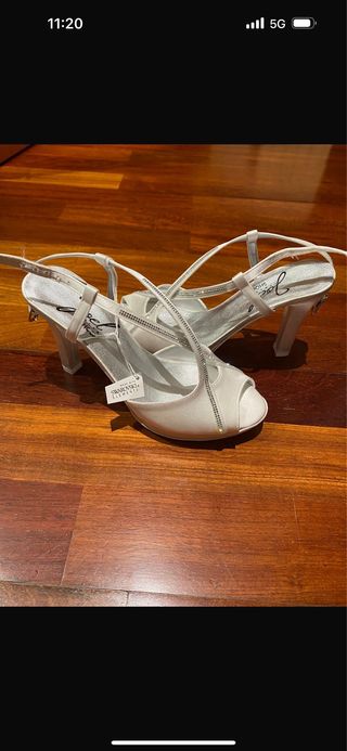 Zapatos de novia plateados con Swarovski