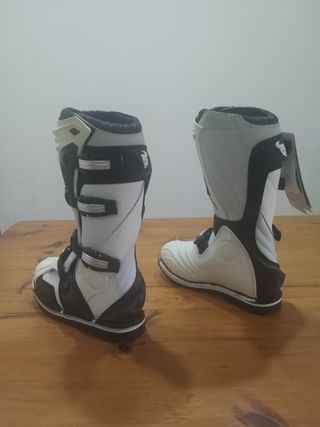 Botas Motocross Quadrant Blancas y Negras