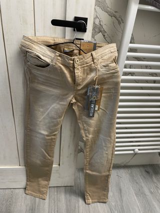 Pantalón beige skinny