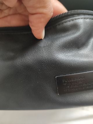 Bolso Unisex Negro de piel super práctico 
