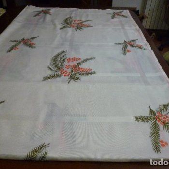 Mantelería Adamascada para 12 personas