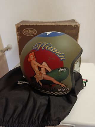 Casco Premier Flamin' Missy Pin-up