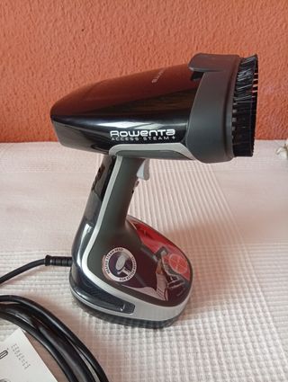 Plancha Vertical Rowenta con accesorios 