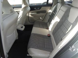 VOLVO V60 2.0 B3 (G) Momentum Pro Auto