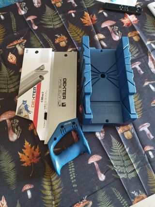 Sierra Dexter 360mm y caja de inglete