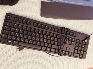 Lote ordenador: teclado, ratón, auriculares etc