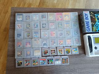 Nintendo Game Boy + 40 Cartuchos
