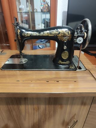 Máquina de coser Singer antigua