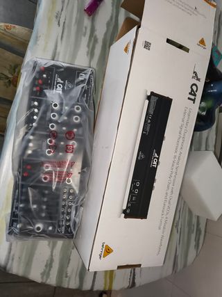 Sintetizador Behringer CAT sin estrenar