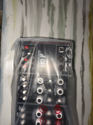 Sintetizador Behringer CAT sin estrenar