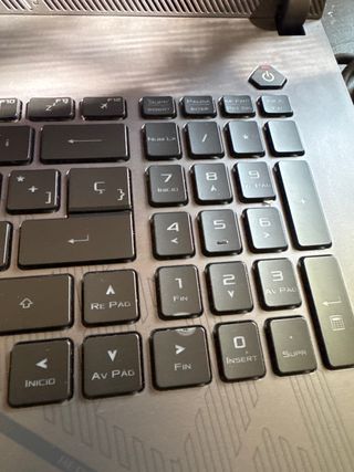 Portátil ASUS ROG Strix G18 2024 G814JIR-N6002