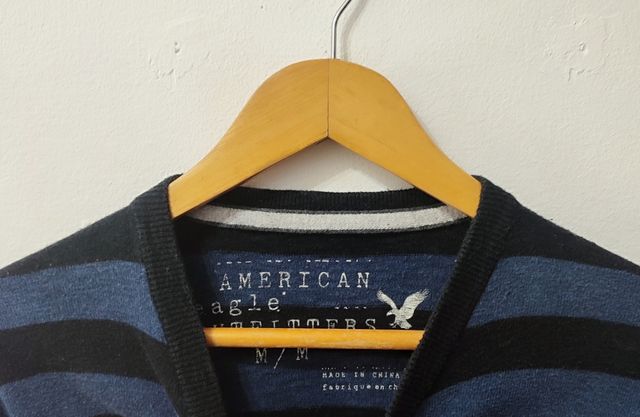 Jersey cuello pico American Eagle hombre Talla M