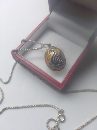 Colgante huevo cisne y cadena plata