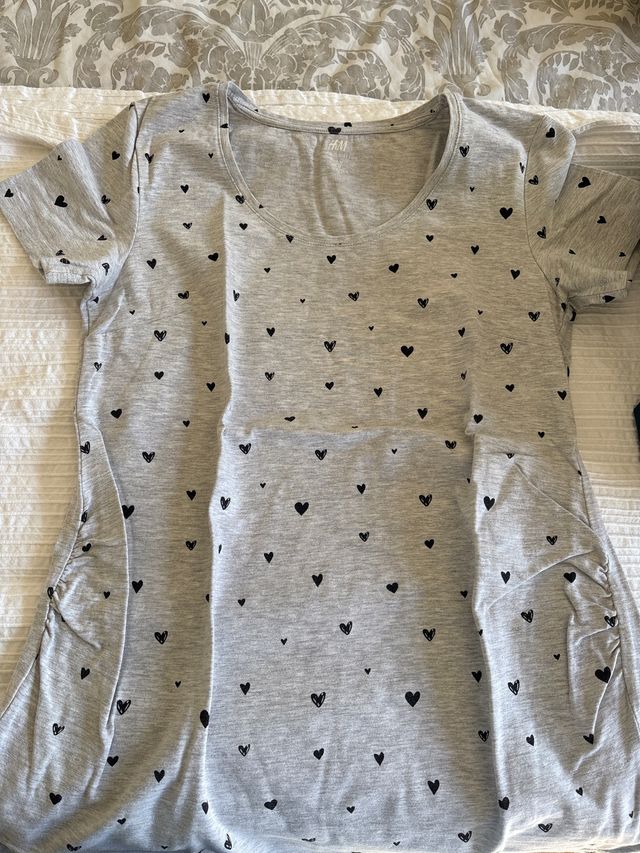Blusa premamá H&M con corazones