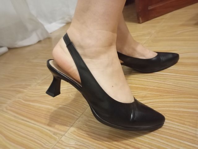 Zapatos de vestir negros DESIREE . Un solo uso.