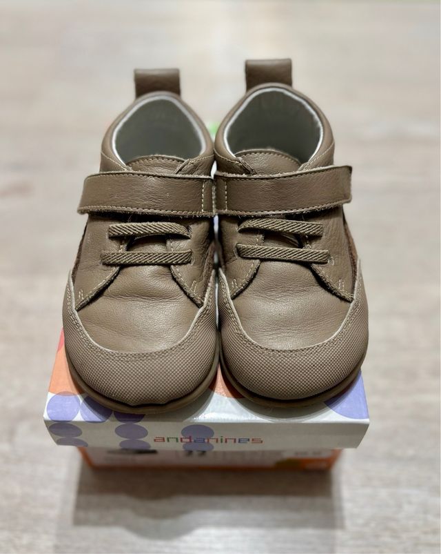 Botines marca Andanines talla 22