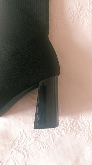 Botas altas mujer talla 36 negras. NUEVA 