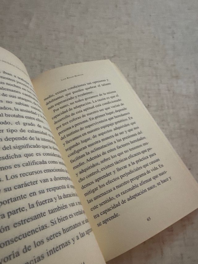 Libro Nuestra Incierta Vida Normal