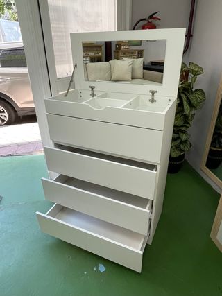Cómoda blanca con espejo - Nuevo 