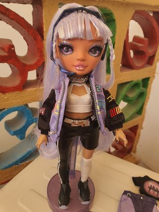 Rainbow High Tessa Park Muñeca