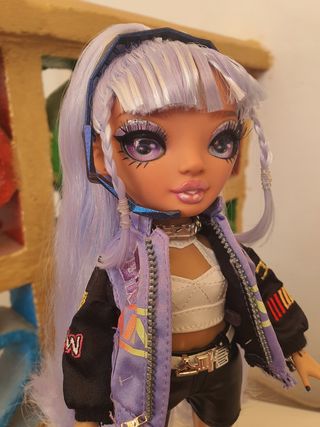 Rainbow High Tessa Park Muñeca