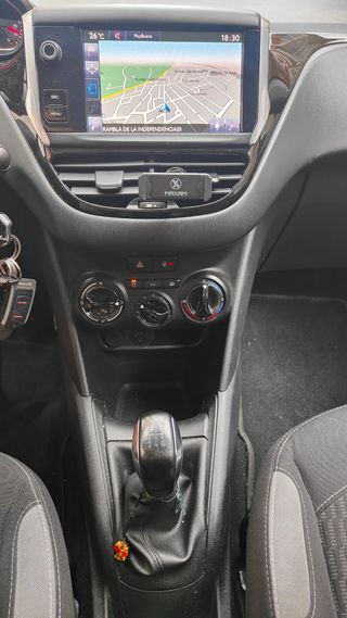 Peugeot 208 2015