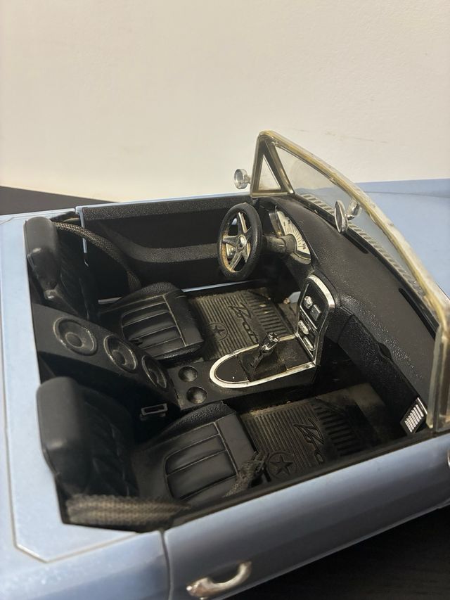 Coche descapotable Bratz azul