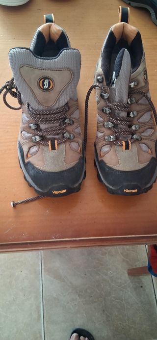 Botas de montaña Bestard marrones