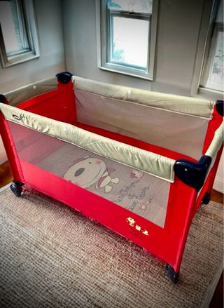 Cuna de viaje Jane con colchón lavable