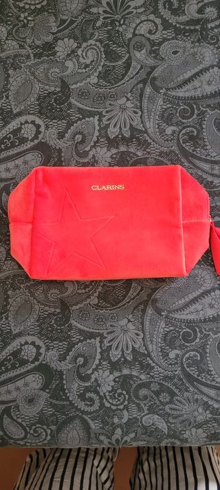 Neceser Clarins Rojo Terciopelo Estrella