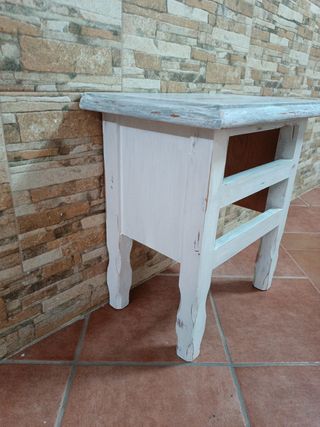 Mesa auxiliar de madera blanca Rebajada