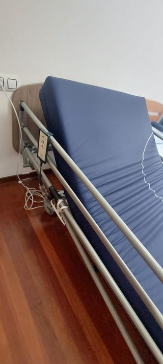 Cama articulada para personas mayores