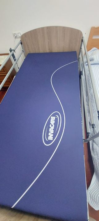 Cama articulada para personas mayores