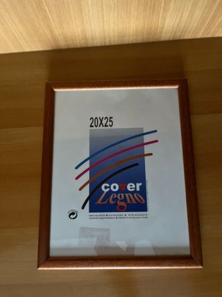 Cornice 20x25 in legno con vetro