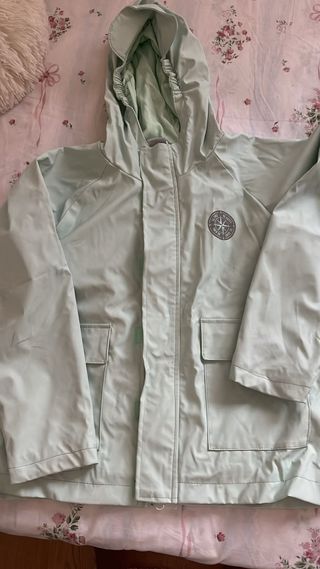 Chubasquero
Abrigo de pelo z
Sudadera con capucha 
