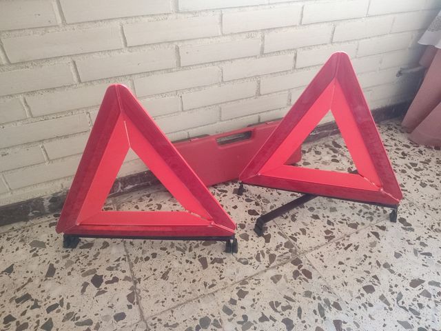 Triángulos de seguridad para coche plegables
