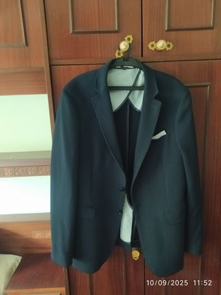 Traje de hombre azul