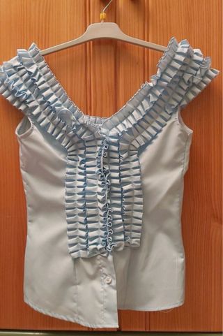 Camisa flamenca azul con volantes