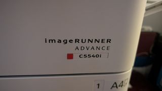 Canon imageRUNNER ADVANCE C5540i con finisher