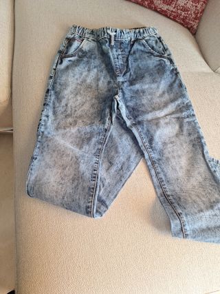 Pantalón Zara chico talla 12 efecto lavado