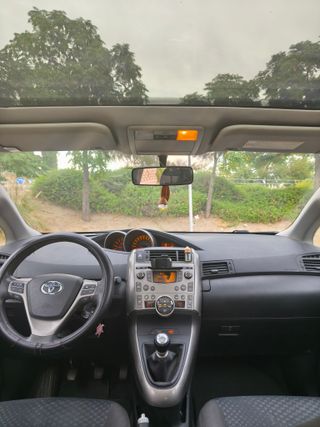 Toyota Verso 2010