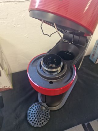 Cafetera Nespresso Vertuo Next Roja