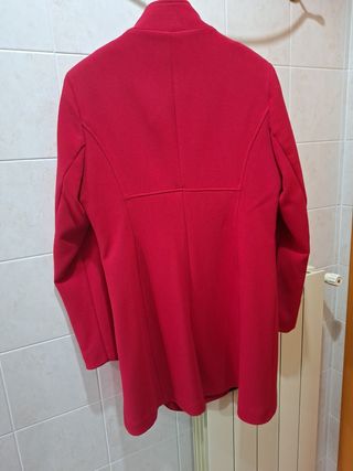 Cappottino 3/4 rosso con alamari dorati