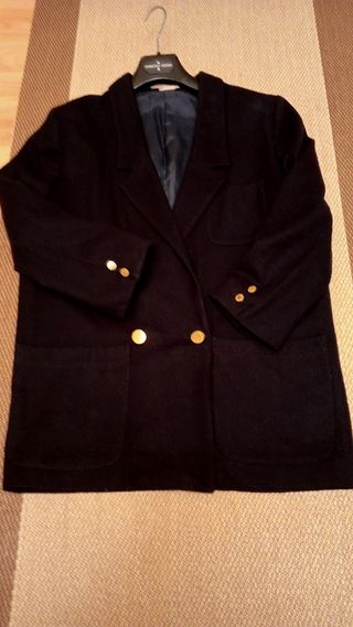 Chaqueta de paño, azul marino, con doble cruce.
